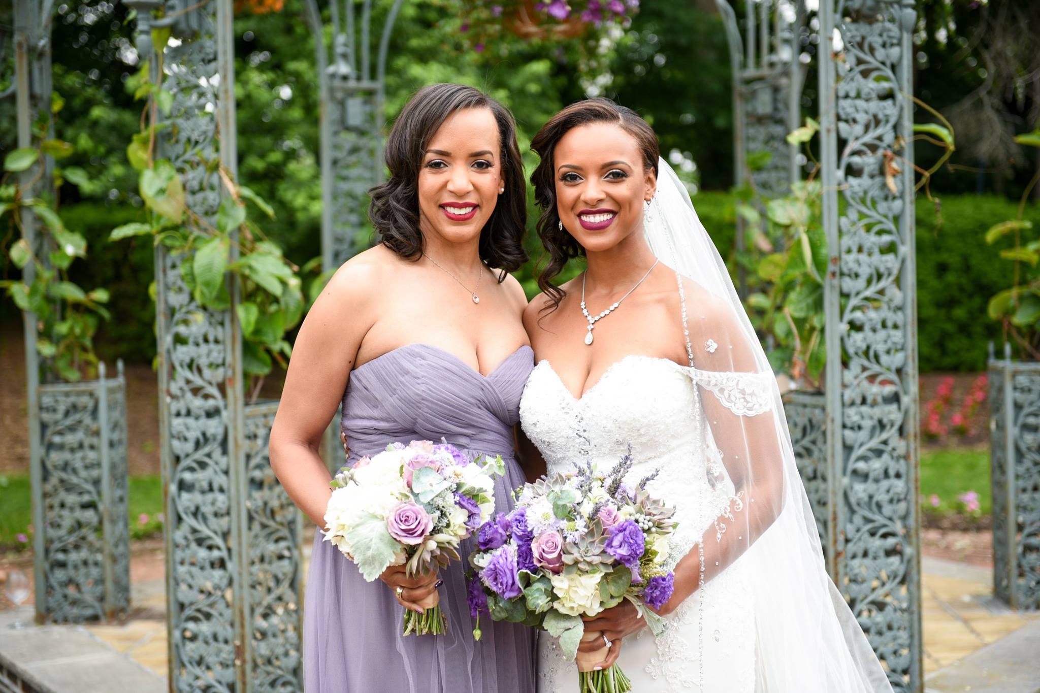 Perri duGard Owens and Lauren Dugard Thomas at the 2017 Thomas wedding.